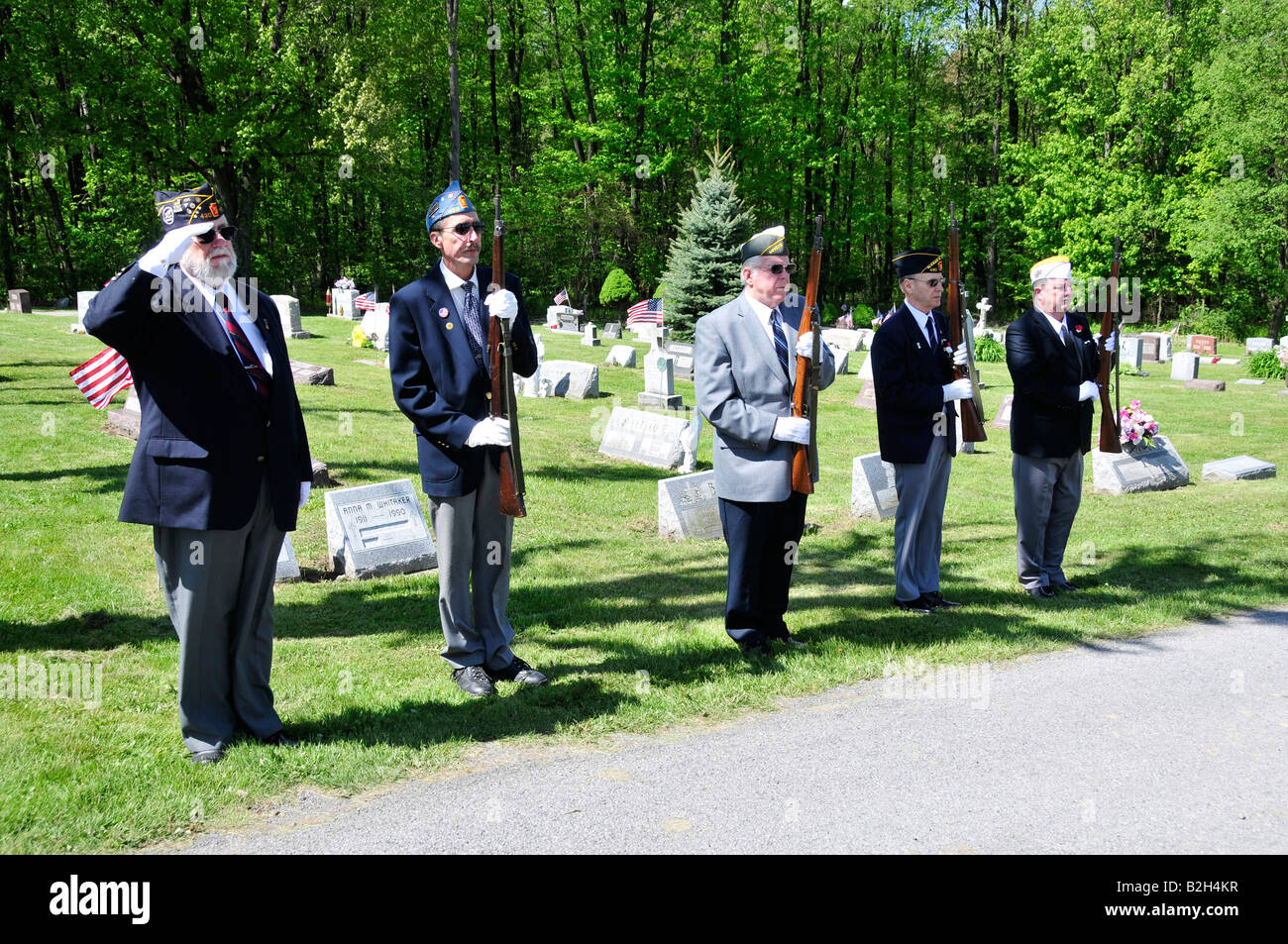 Gun salute funeral hi-res stock photography and images - Alamy