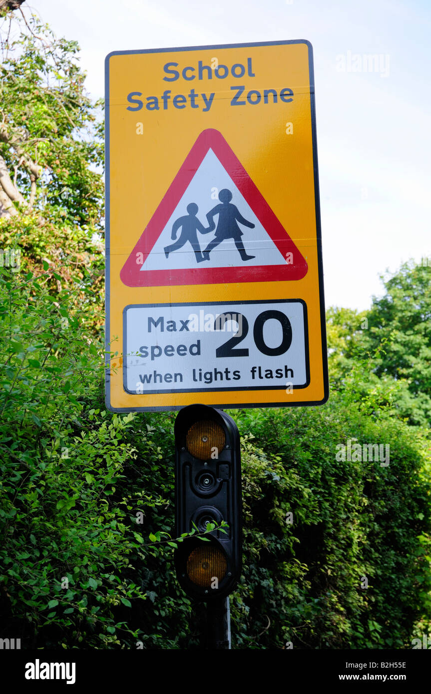 School Safety Zone Warning Roadsign, Madingley, Cambridge, England UK Stock Photo