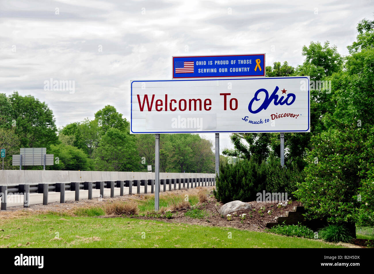 Welcome to Ohio sign on Interstate 80 entering from Pennsylvania Stock Photo
