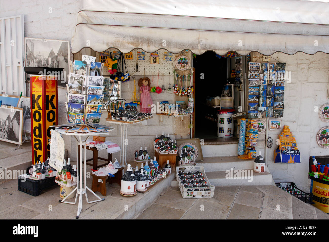 souvenir shop definition