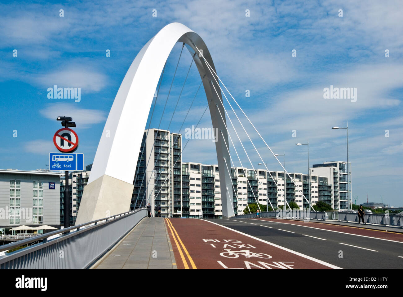 New Clyde Arc Road Bridge spanning the River Clyde between Finnieston Street and Govan Road in Glasgow Stock Photo