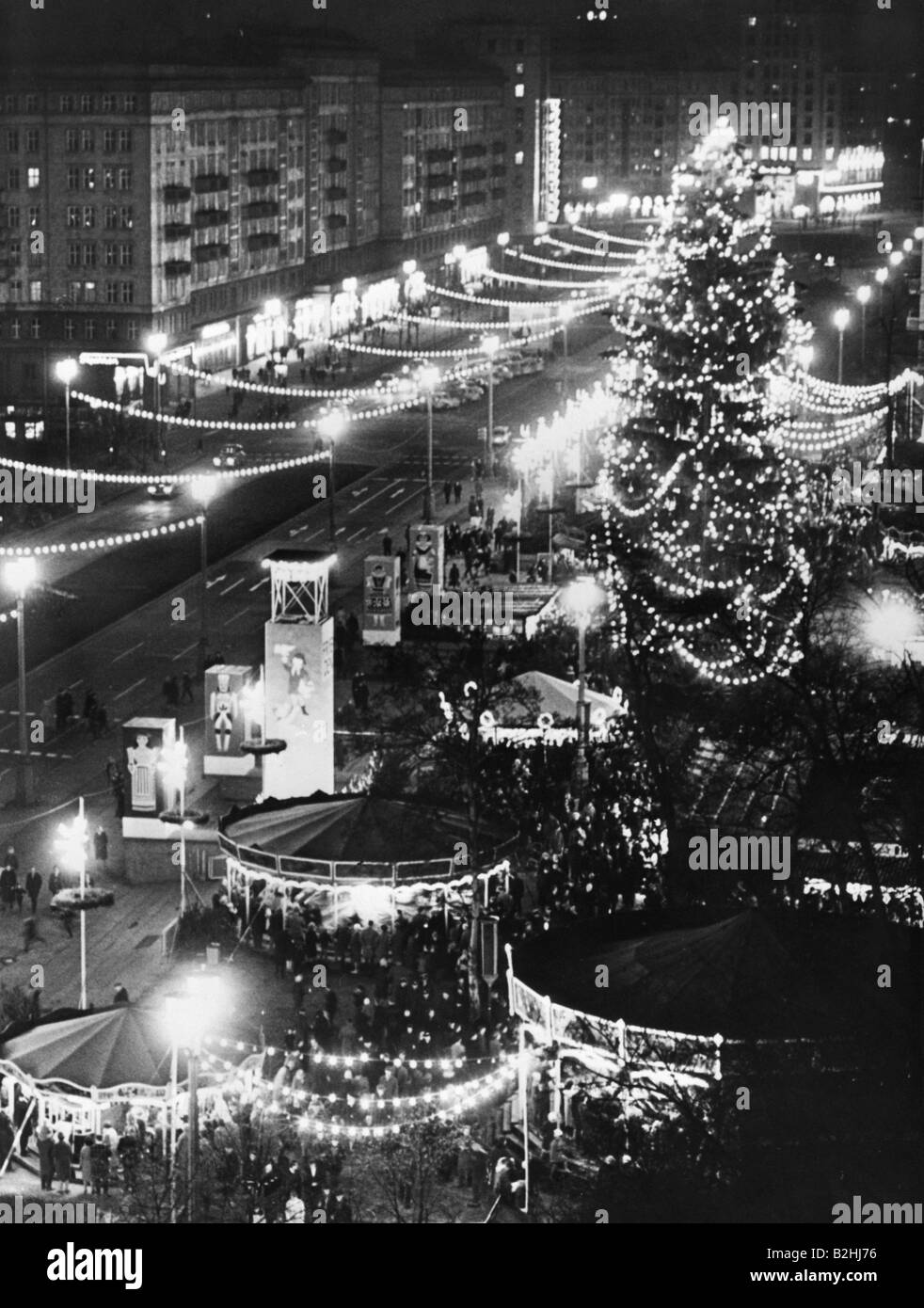 christmas, christmas markets, Karl-Marx-Allee, East Berlin, December 1964, Stock Photo