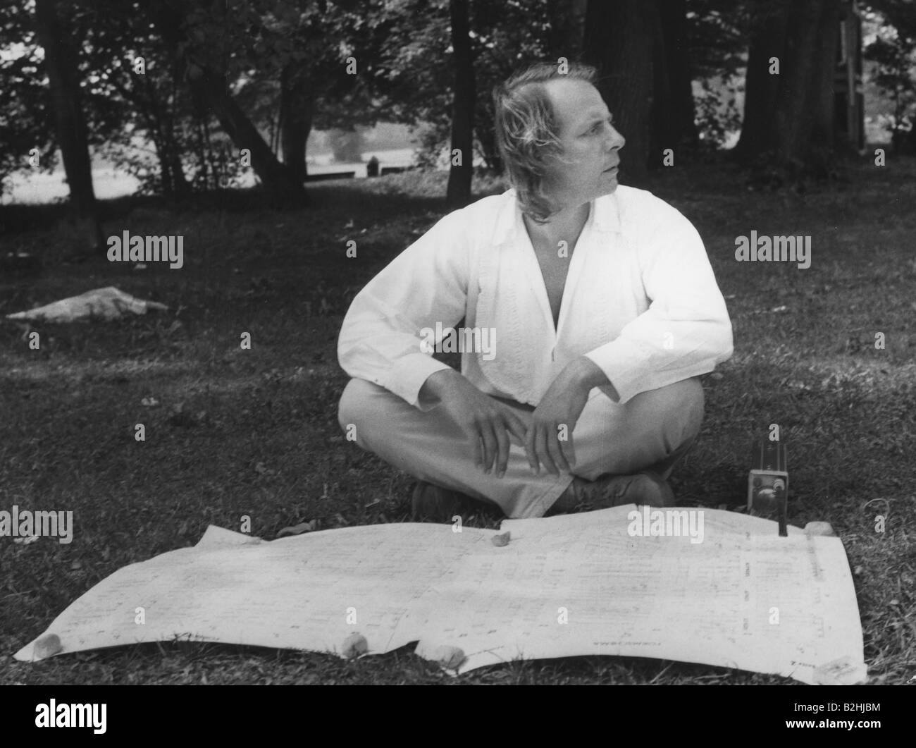 Stockhausen, Karlheinz, 22.8.1928 - 5.12.2007, German composer, full length, 1970s, Stock Photo