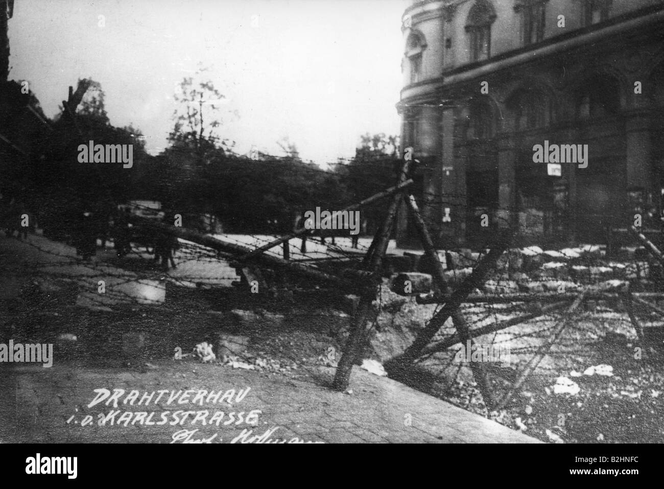 geography/travel, Germany, politics, Revolution in Bavaria 7.11.1918 - 3.5.1919, surpression, barricade of the governmental troo Stock Photo