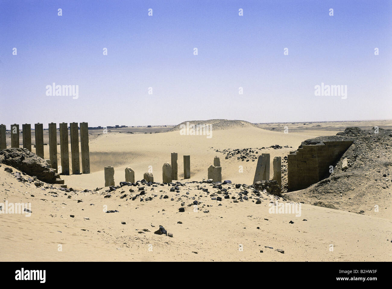 geography / travel, Yemen, Marib, 2nd temple of moon, pylon of vestibule, moon cult, ruin, excavations, second, Stock Photo