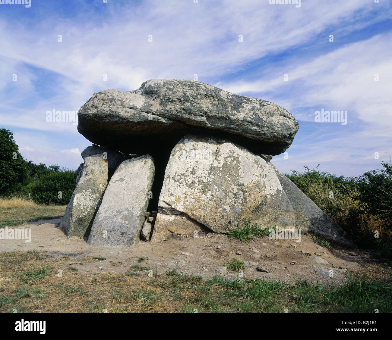 aeon, architecture, dolmen, megalithic tomb, Departement Finistere, Bretagne, France, historic, historical, stone age, craft, neolithic, megaliths, grave, burial site, tomb, Stock Photo