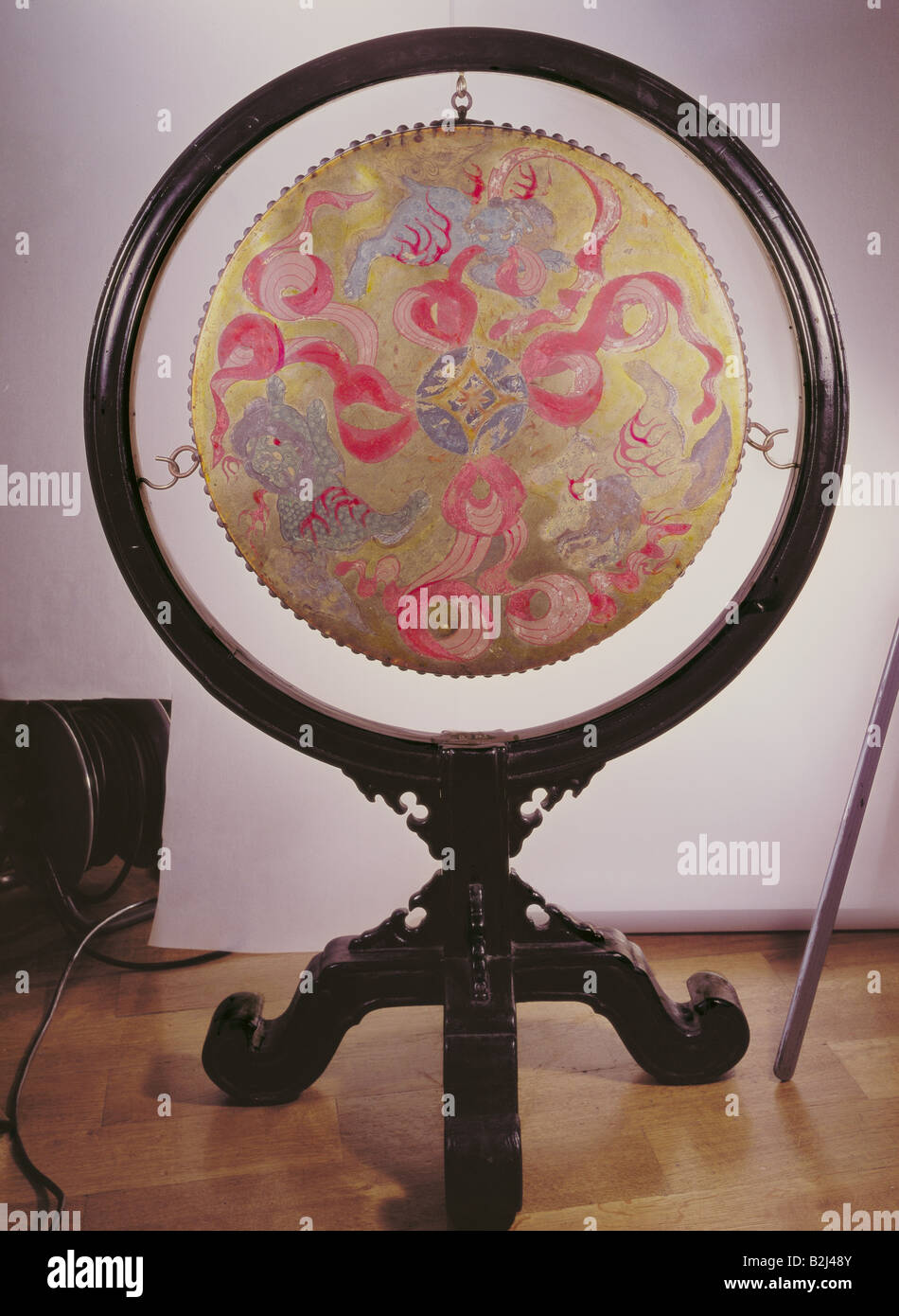 music, instruments, large gong, bronze, lacquer overlay, decoration, wood stand, Japan, 19th century, Collection of Musical Instruments, Munich City Museum, historic, historical, instrument, frame, bell, bells, Stock Photo