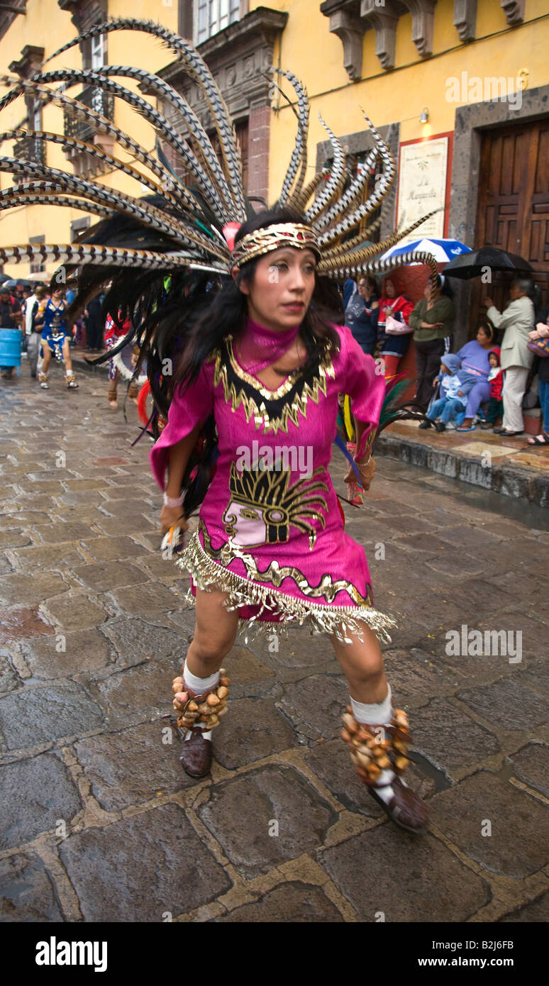 10 Mexican Dress Up Ideas for Females That Will Spice Up Your Look!