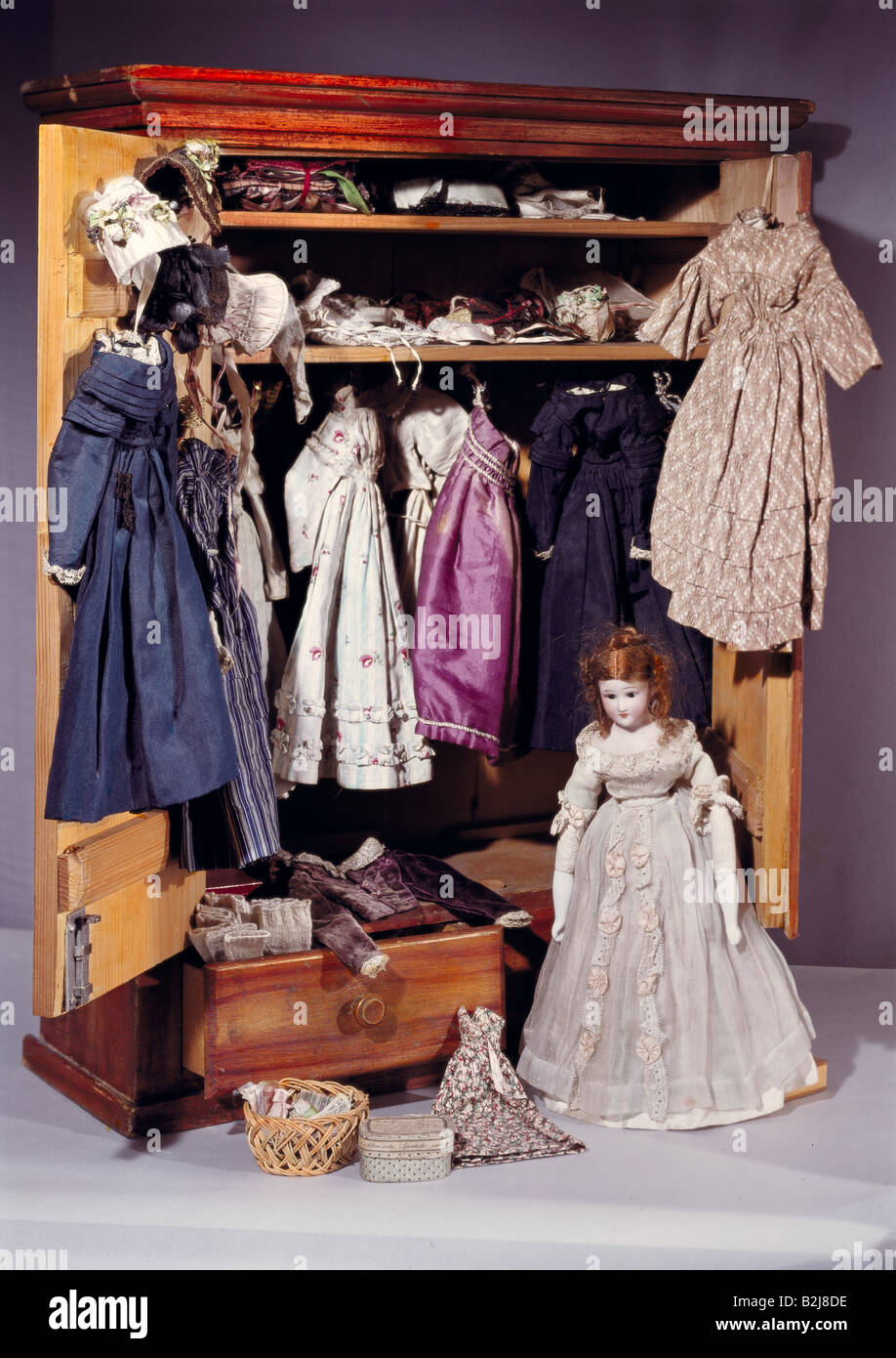 Clothes cupboard hi res stock photography and images Alamy