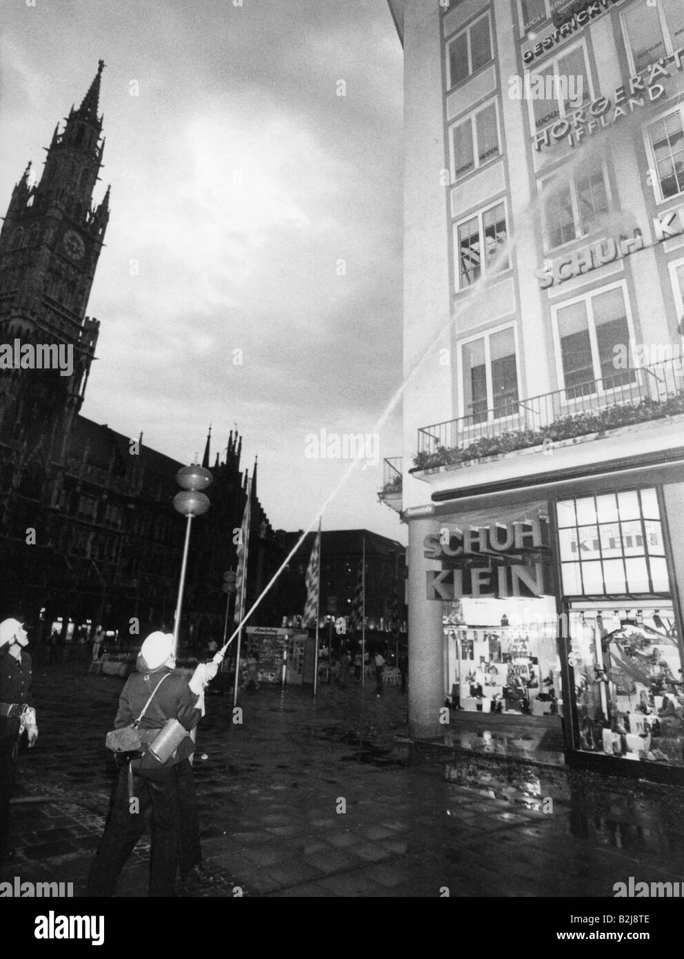 natural disaster/catastrophe, fire brigade, Mary's Square, Munich, 12.7.1984, Stock Photo