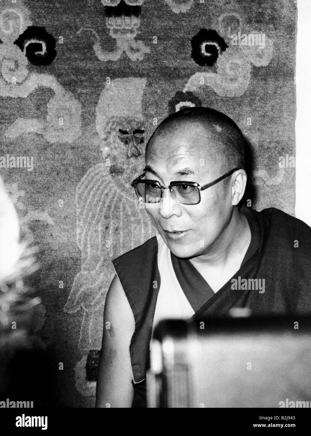 Dalai Lama 14th (Tenzin Gyatso), * 6.7.1935, Tibetan lama and politician, half length, Frankfurt Book Fair, Frankfurt am Main, 9.10.1982, Stock Photo
