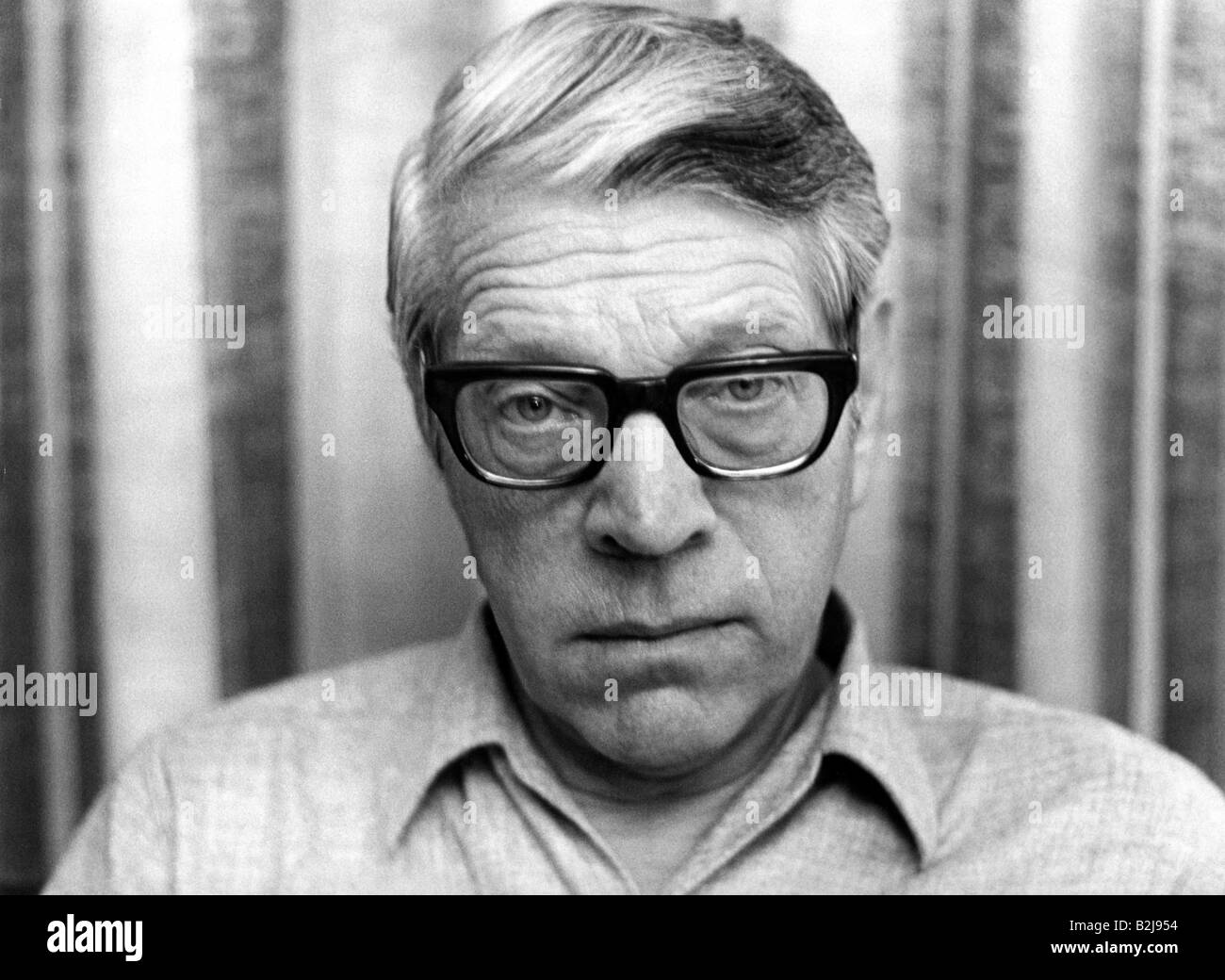 Reinecker, Herbert, 24.12.1914 26.1.2007, German writer / author, portrait, at home, Berg