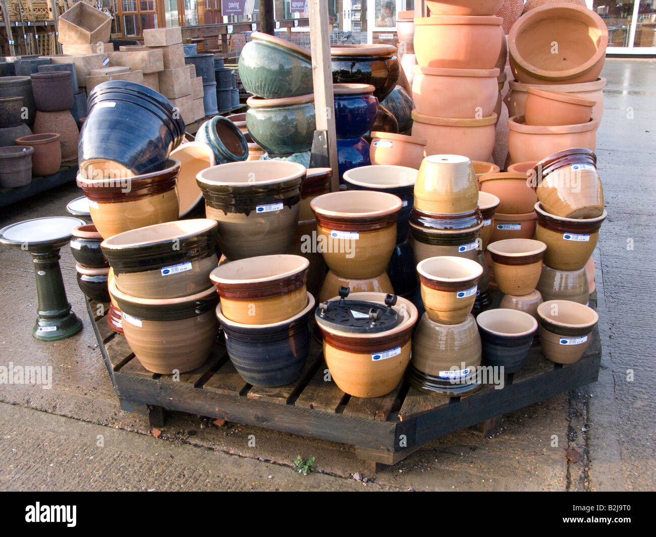 Green glazed pots hires stock photography and images Alamy