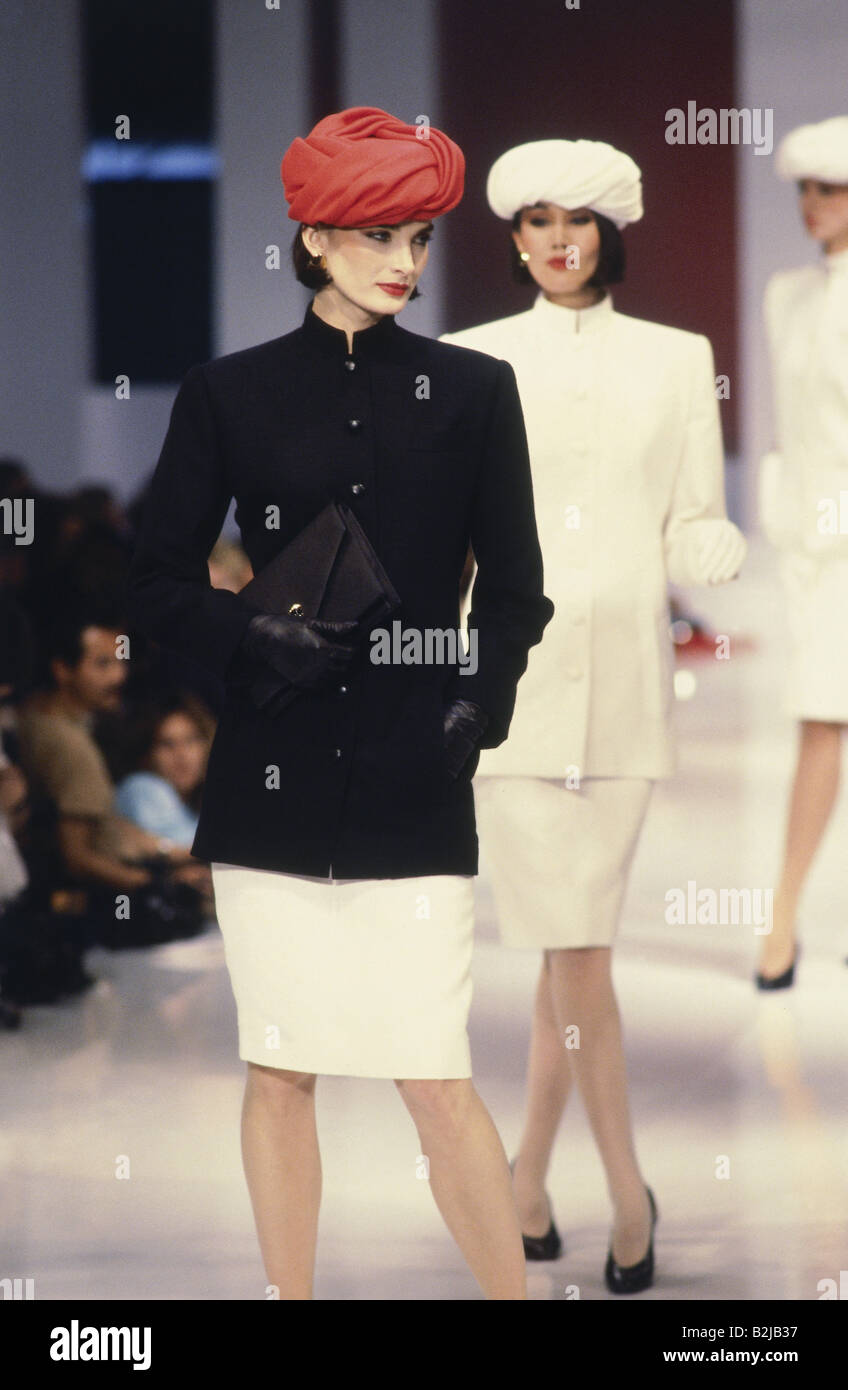 fashion, 1980s, mannequin, wearing black jacket, half length, on catwalk,  Pret-a-porter, by Christian Dior, 80s, historic, historical, clothing, pret  a porter, ready to wear, model, collar, 20th century, people Stock Photo -