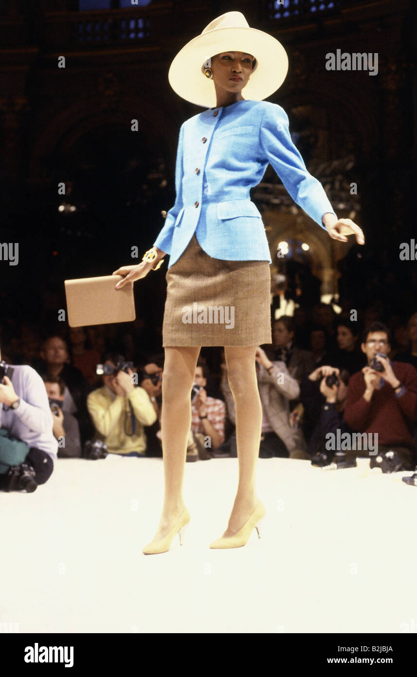 fashion, 1980s, mannequin, wearing costume, full length, Haute Couture,  spring summer, by Christian Dior, 1988 Stock Photo - Alamy