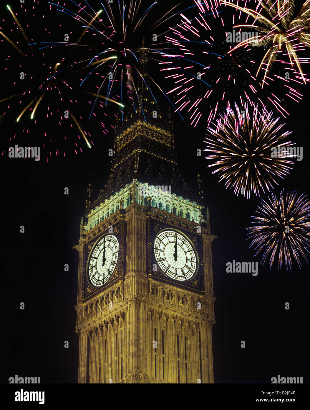 FIREWORKS MIDNIGHT BIG BEN PARLIAMENT SQUARE LONDON ENGLAND UK Stock ...