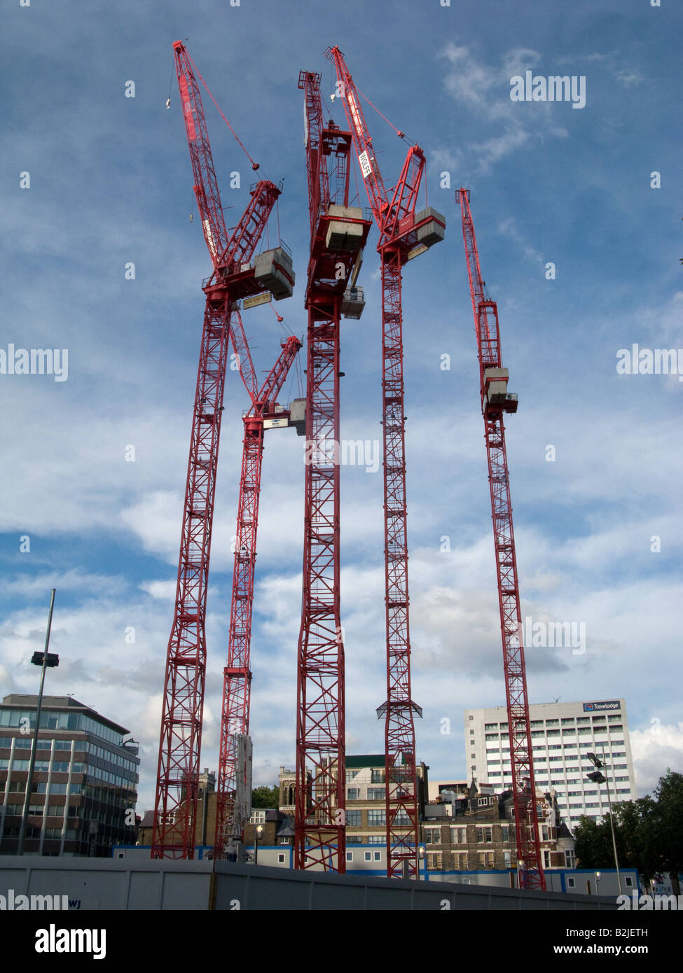 Cranes and tower crane hi-res stock photography and images - Alamy