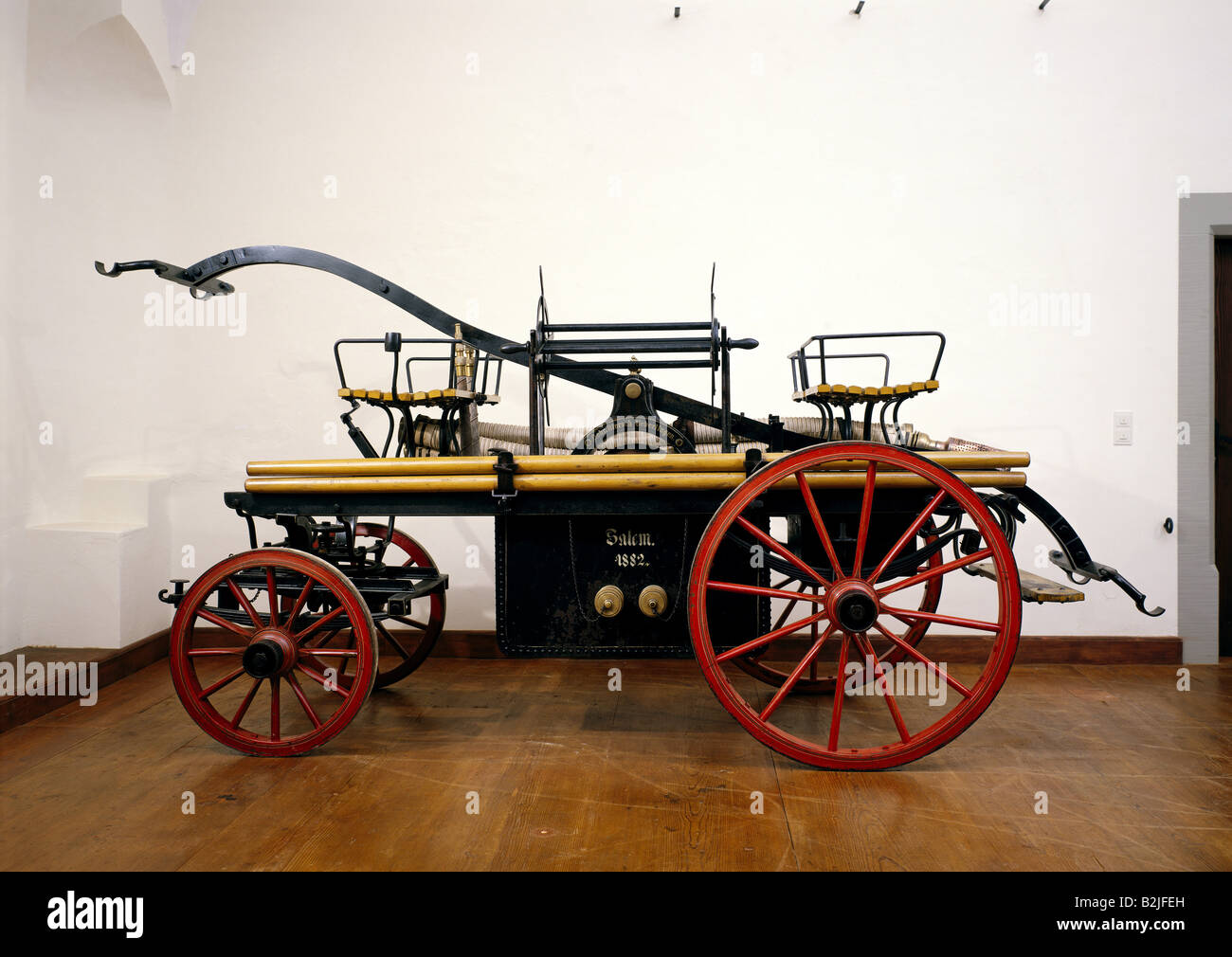 Historic fire engine hi-res stock photography and images - Alamy
