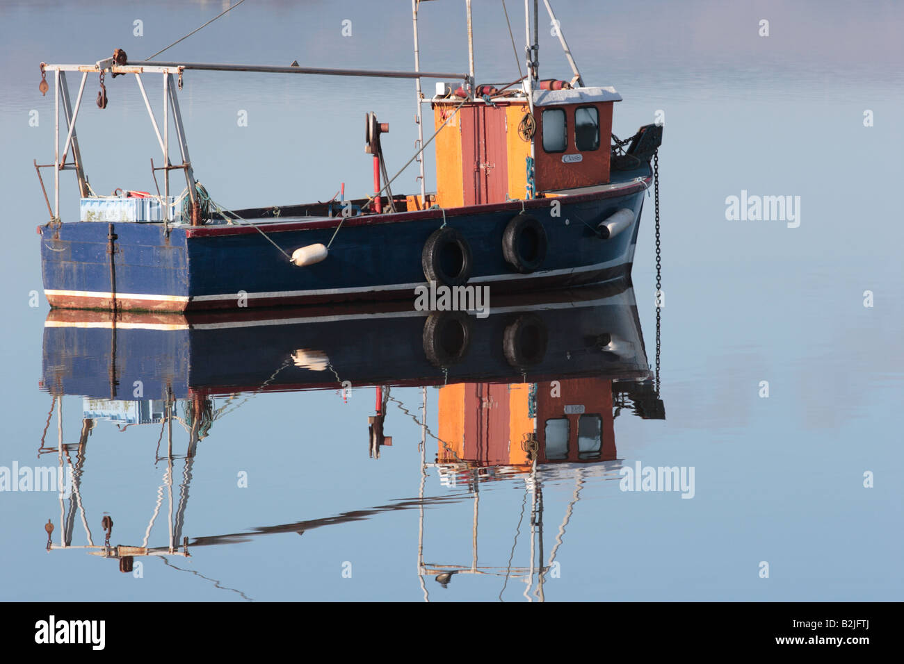 Fishing boat at anchor on the River Forth at Alloa, Scotland Stock ...