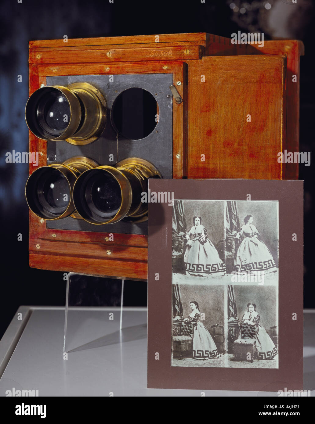 photography, cameras, quad camera, design probably by Andre Adolphe-Eugene Disderi (1819 - 1889), producer unknown, 28 cm x 40 cm x 30 cm, 1854, Stock Photo