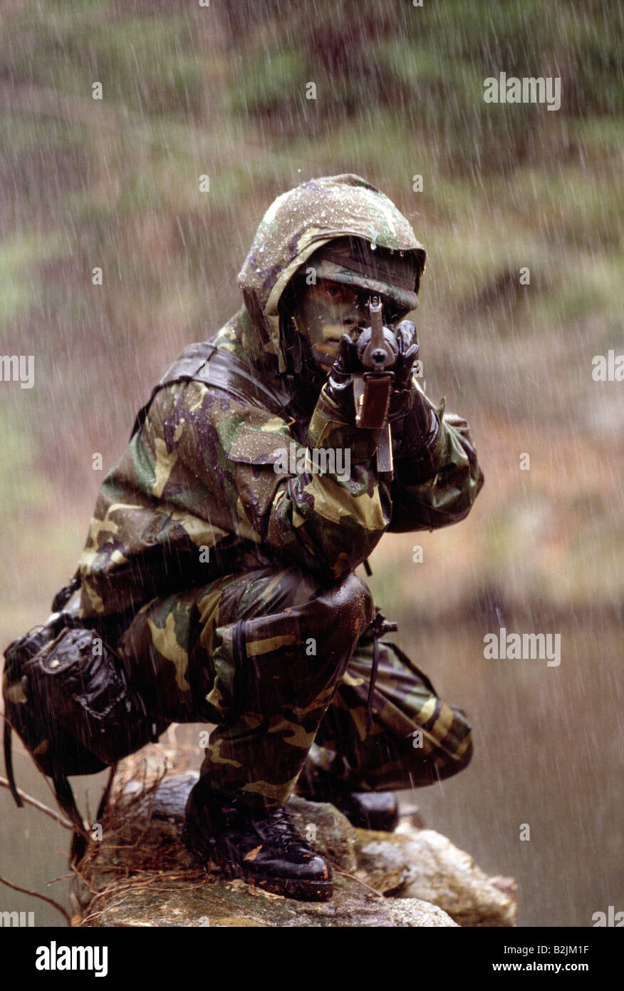 US Army soldier on maneuvers in the field Stock Photo - Alamy