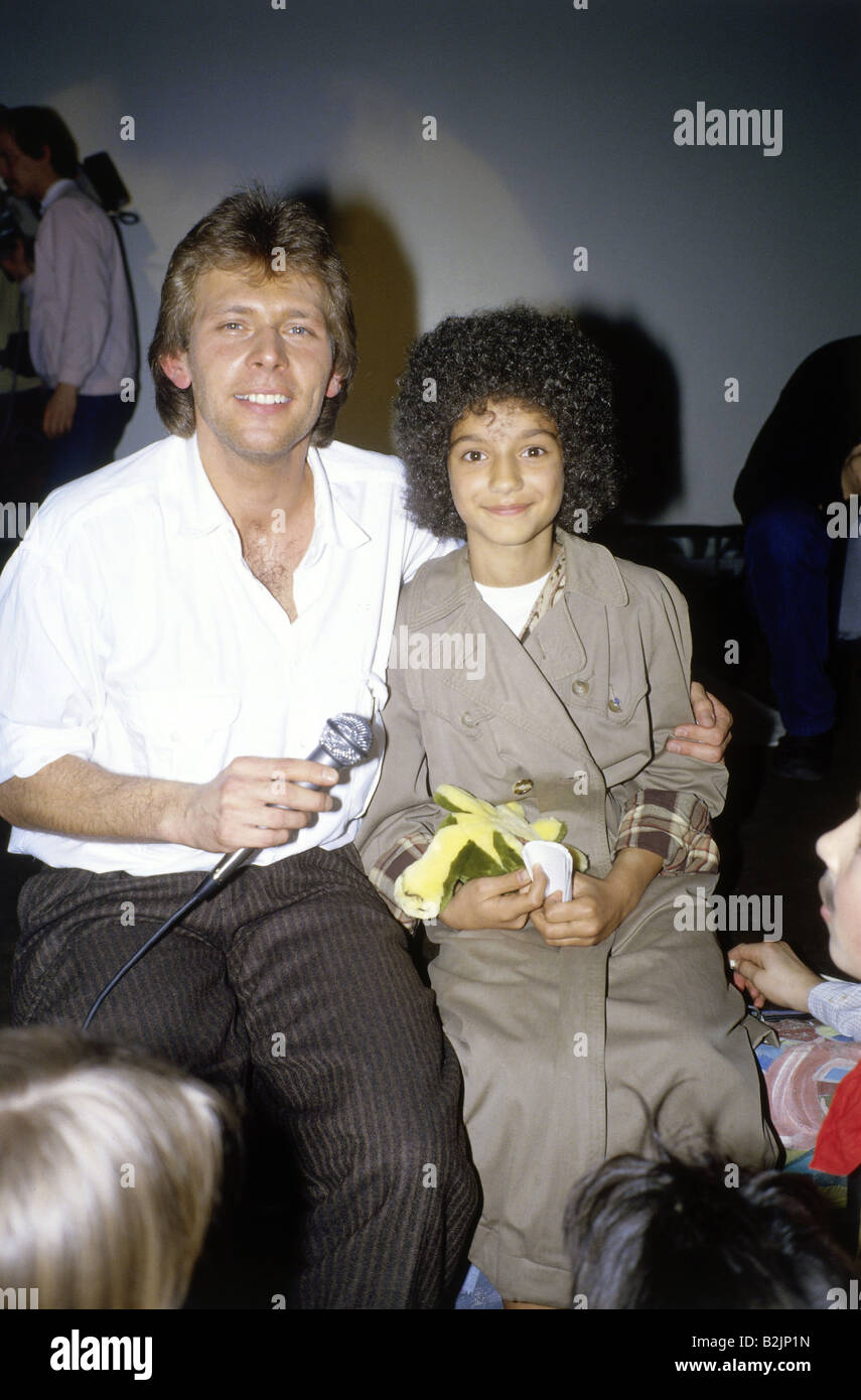Momo 1986 hi-res stock photography and images - Alamy