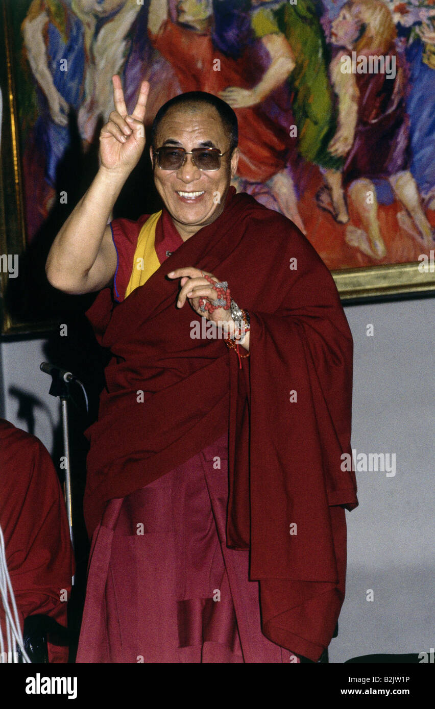 Dalai Lama 14th (Tenzin Gyatso), * 6.7.1935, Tibetan lama and politician, half length, visit in Bavaria, Munich and Tutzing, Germany, October 1990, Stock Photo