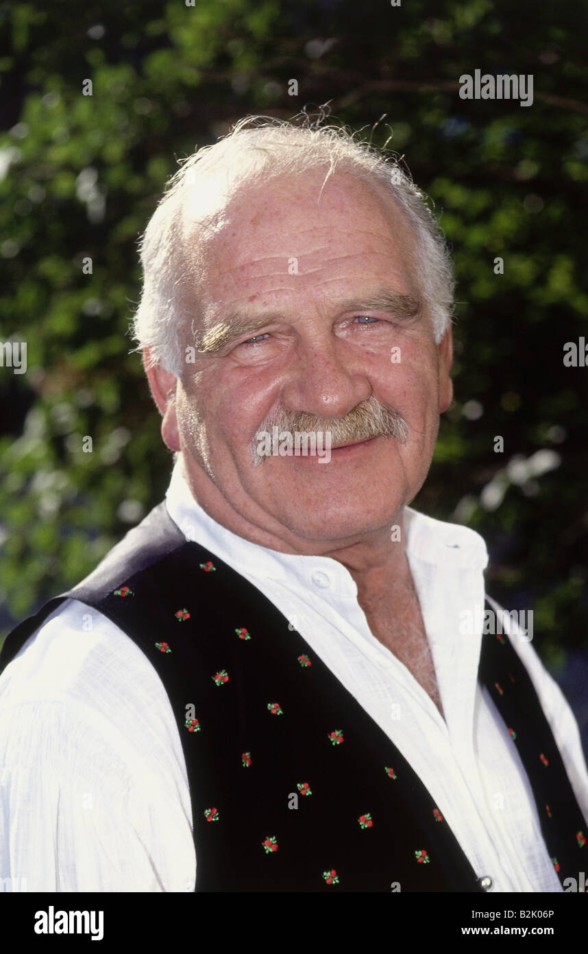 Steiner, Peter, 6.9.1927 - 22.12.2008, German actor, portrait, PR photo for TV series "Stanglwirt", Munich, 18.5.1993, Stock Photo