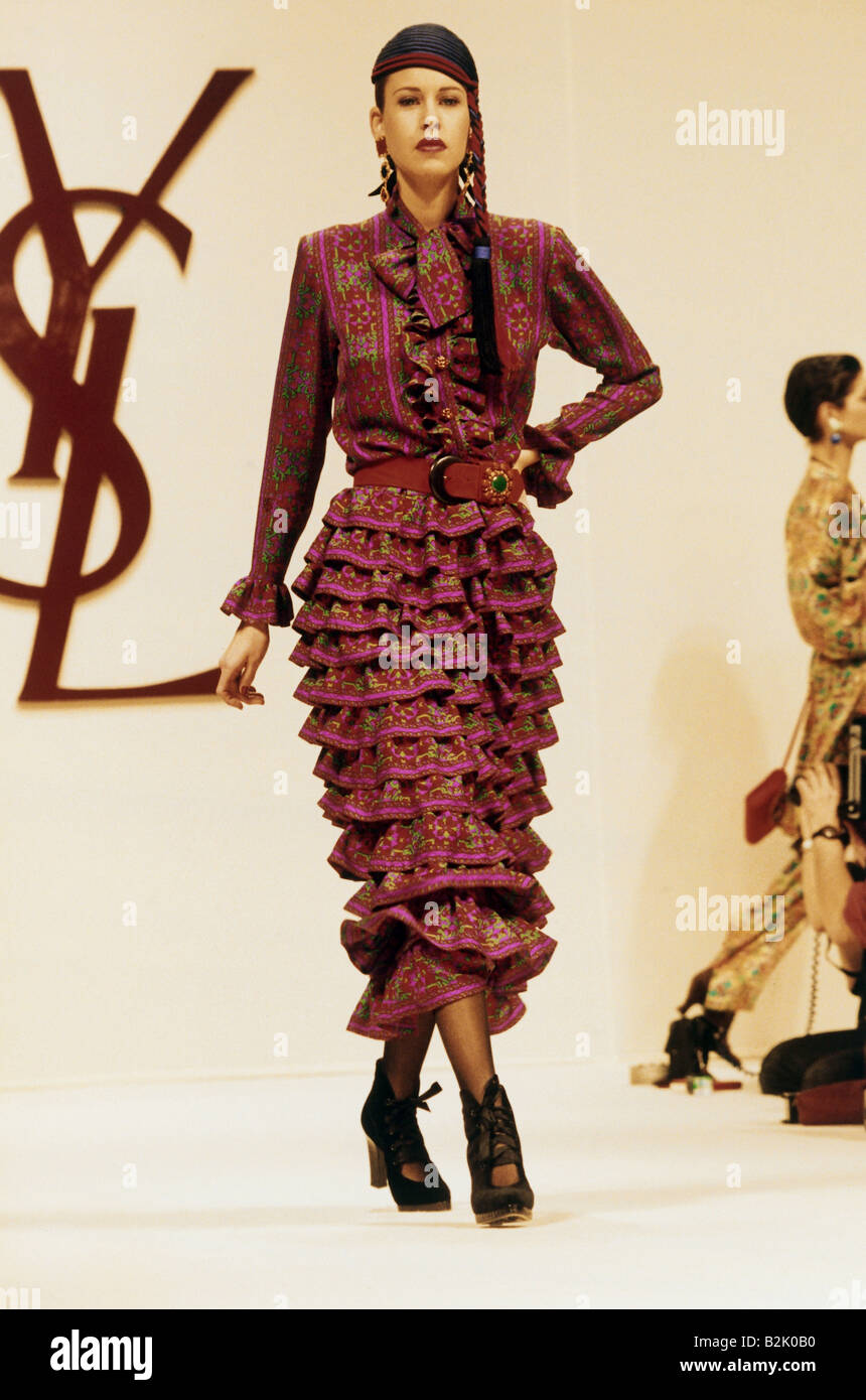 fashion, fashion show, Pret-a-Porter, Paris, Yves Saint Laurent, fall /  winter collection 1993 / 1994 Stock Photo - Alamy