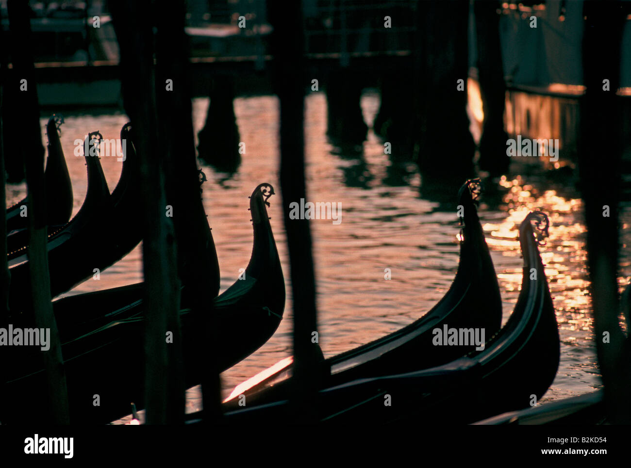 gondolas venice italy Stock Photo - Alamy