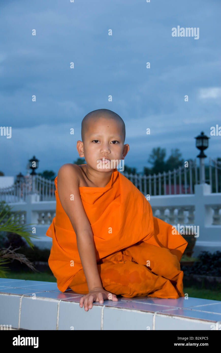 Mae hong son monk hi-res stock photography and images - Alamy