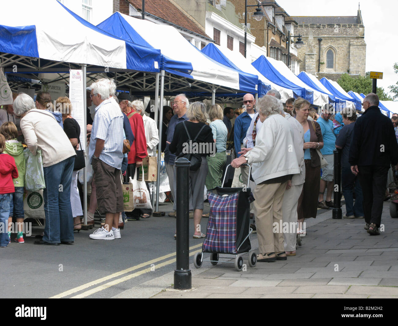 Busy farmers market hires stock photography and images Alamy