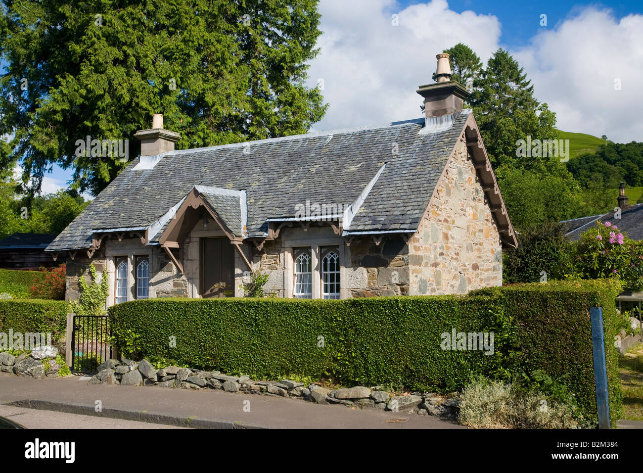 Traditional cottage Luss Scotland Stock Photo Alamy