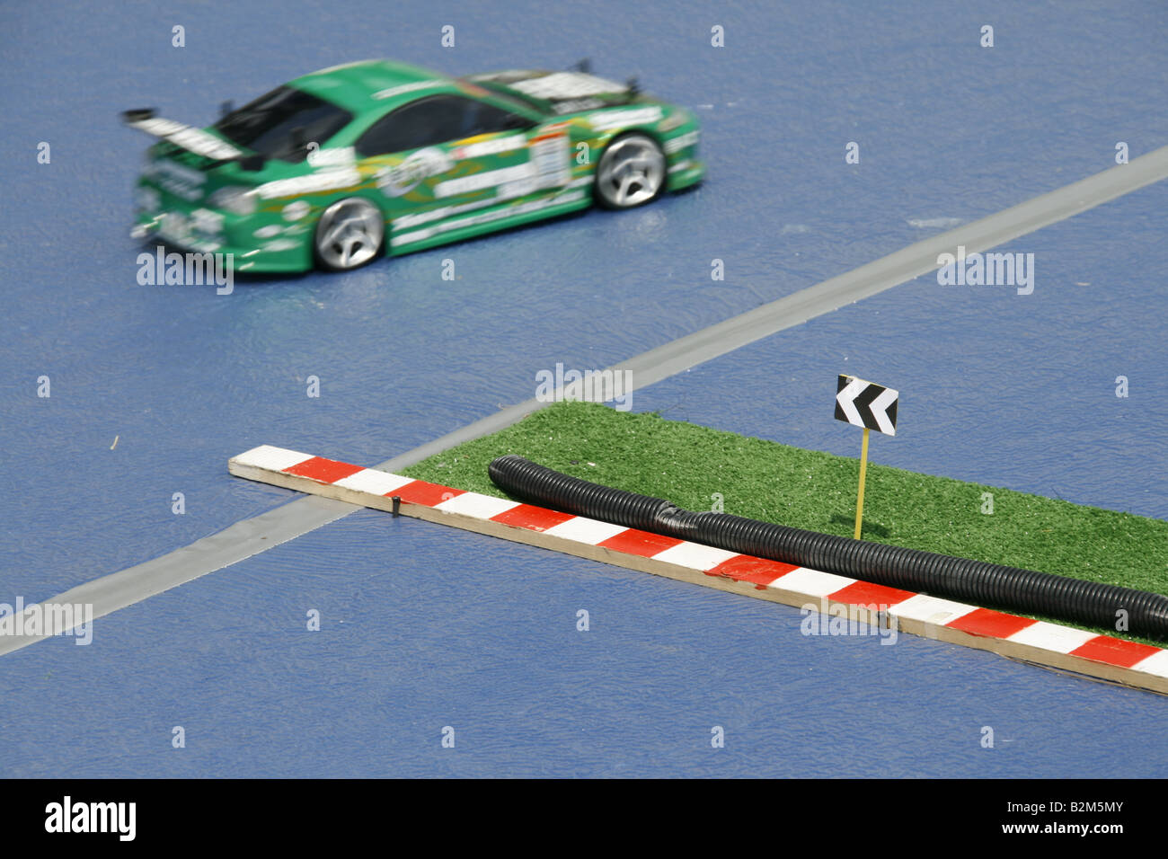 miniature race car tracks