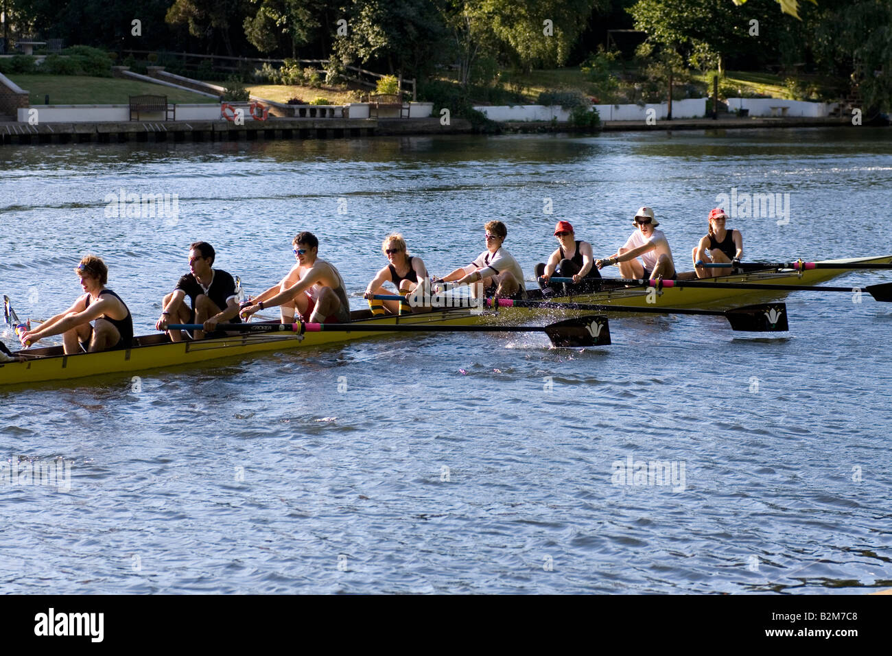 Eight rowing boat hires stock photography and images Alamy