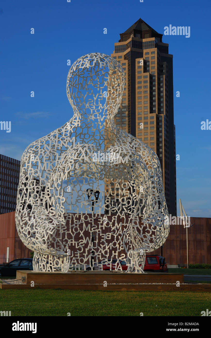 Nomade Sculpture by Jaume Plensa located in downtown Des Moines Iowa  Gateway Park next to the John and Mary Pappajohn Center. Stock Photo