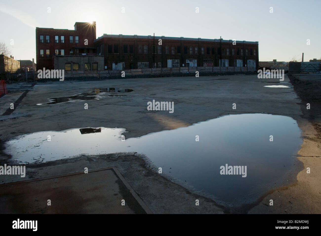 Abandoned old industrial building puddle hi-res stock photography and ...