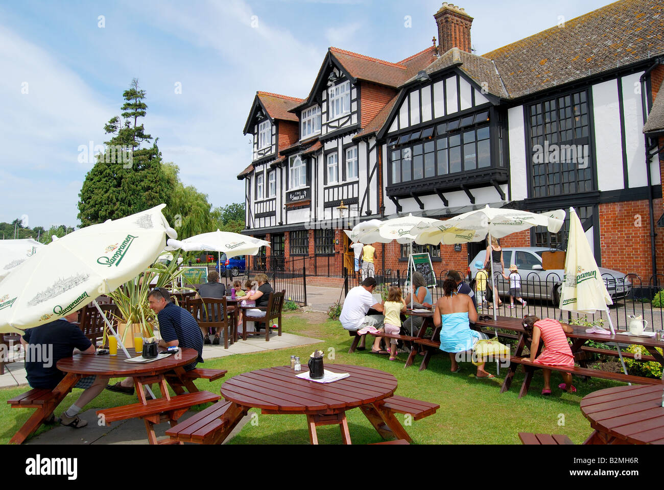 The Swan Inn by River Bure, Horning, Norfolk Broads, Norfolk, England, United Kingdom Stock Photo