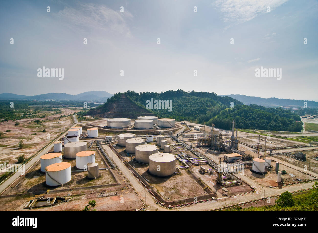 Views of KBC oil refinery in Kemaman Malaysia Stock Photo - Alamy