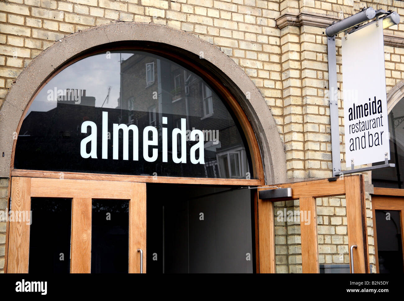 Entrance to Almeida Restaurant & Bar in Islington, London Stock Photo