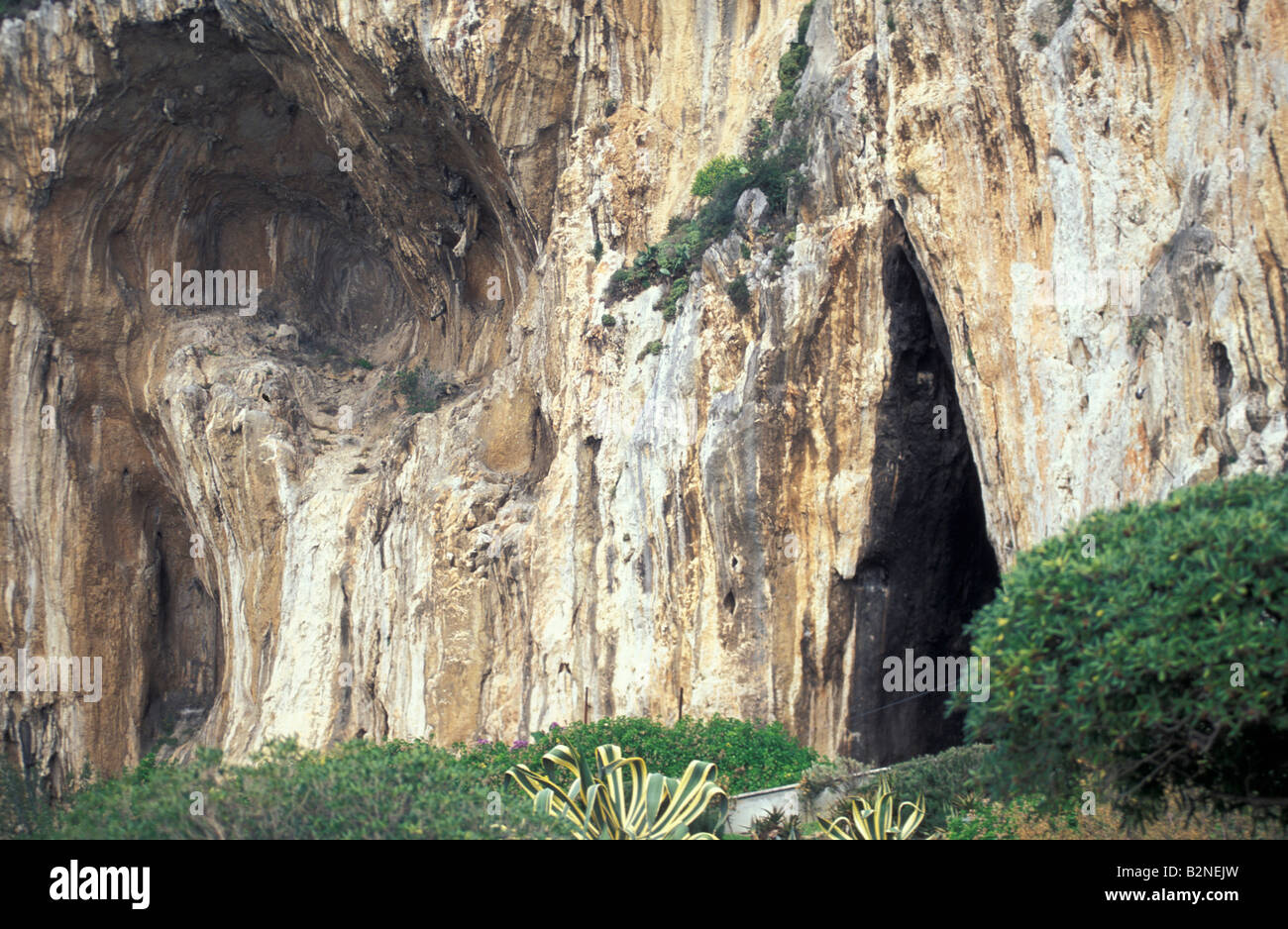 Balzi rossi cavern hi-res stock photography and images - Alamy