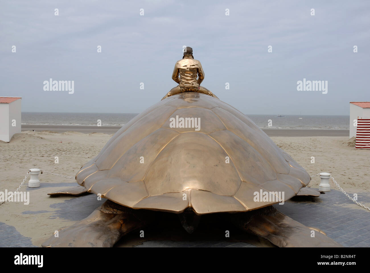 Sea turtle a search of Utopia by Jan Fabre Nieuwport belgium A la recherche de l Utopia Stock Photo