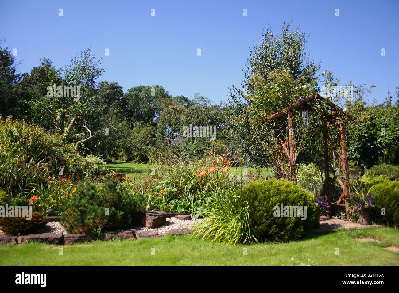 An English country garden in summer Stock Photo - Alamy