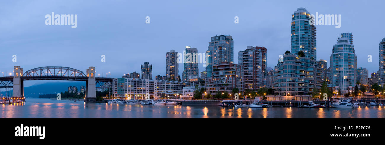 Vancouver skyline at dusk hi-res stock photography and images - Alamy