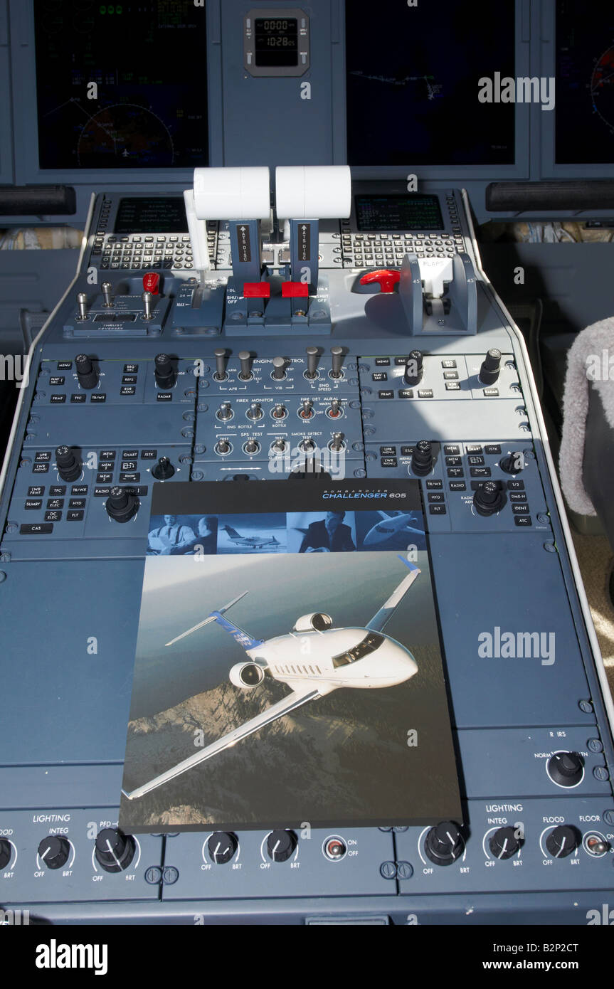 Bombardier challenger interior hi-res stock photography and images - Alamy