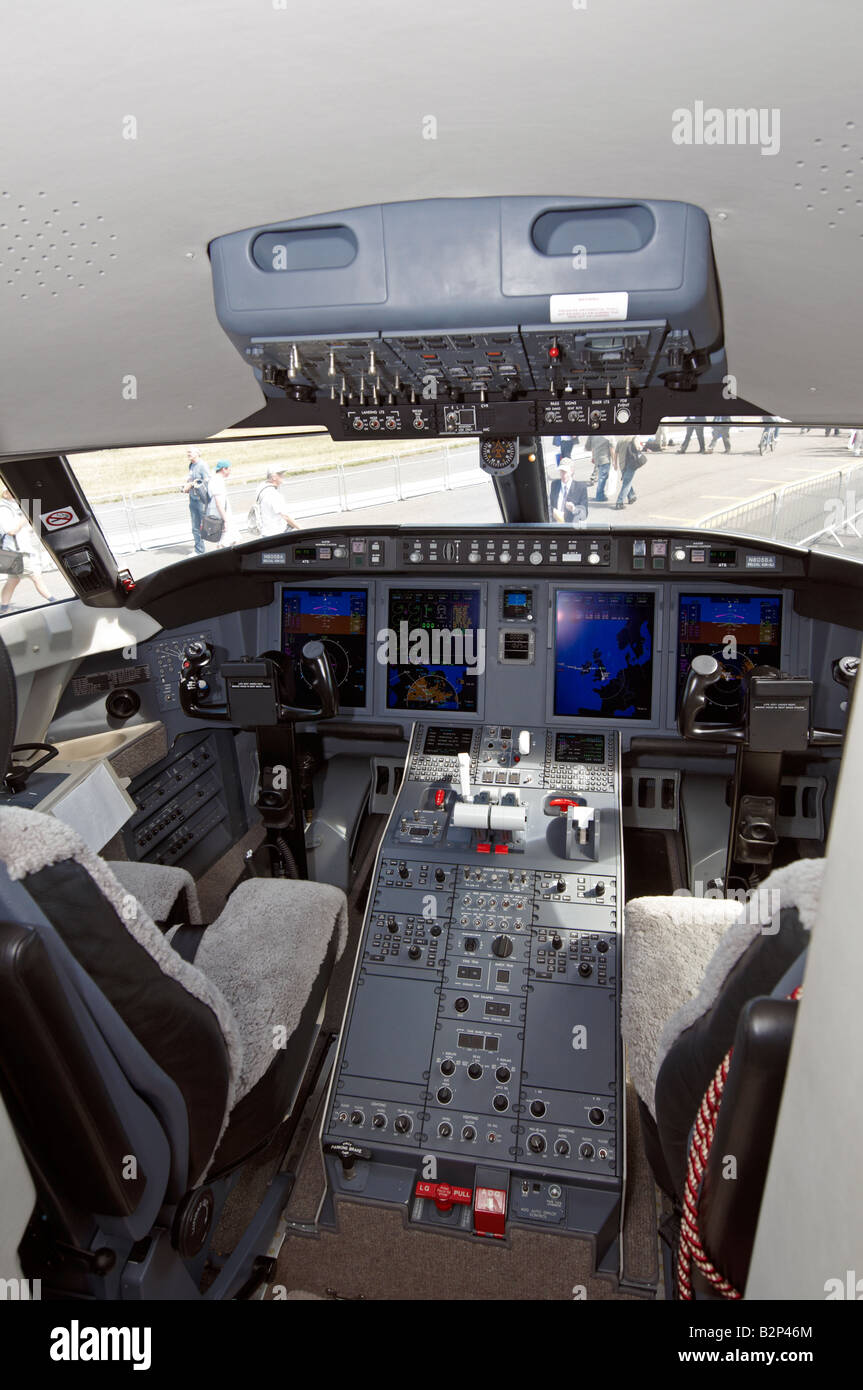 Bombardier challenger interior hi-res stock photography and images - Alamy