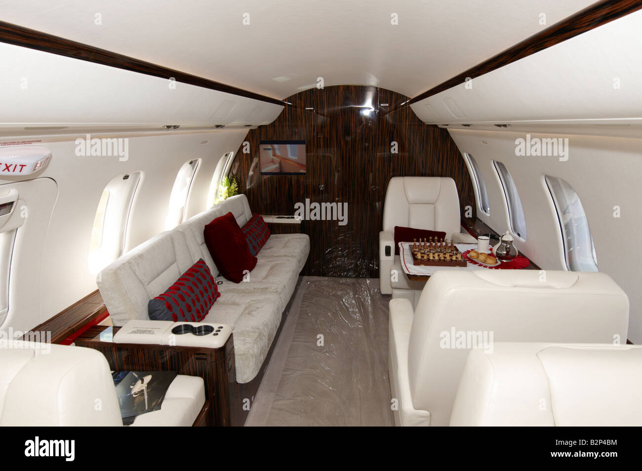 Bombardier challenger interior hi-res stock photography and images - Alamy