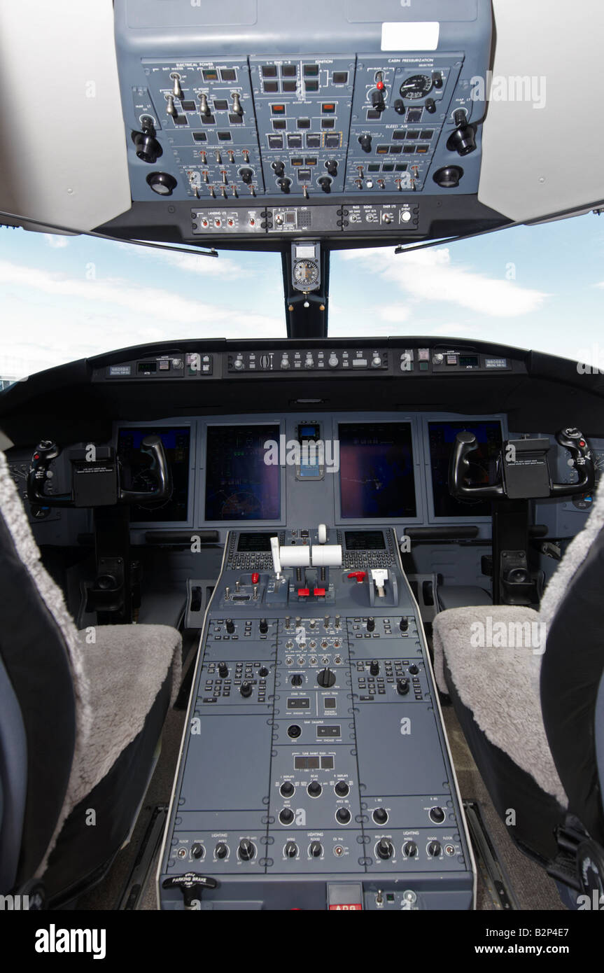 Bombardier challenger interior hi-res stock photography and images - Alamy