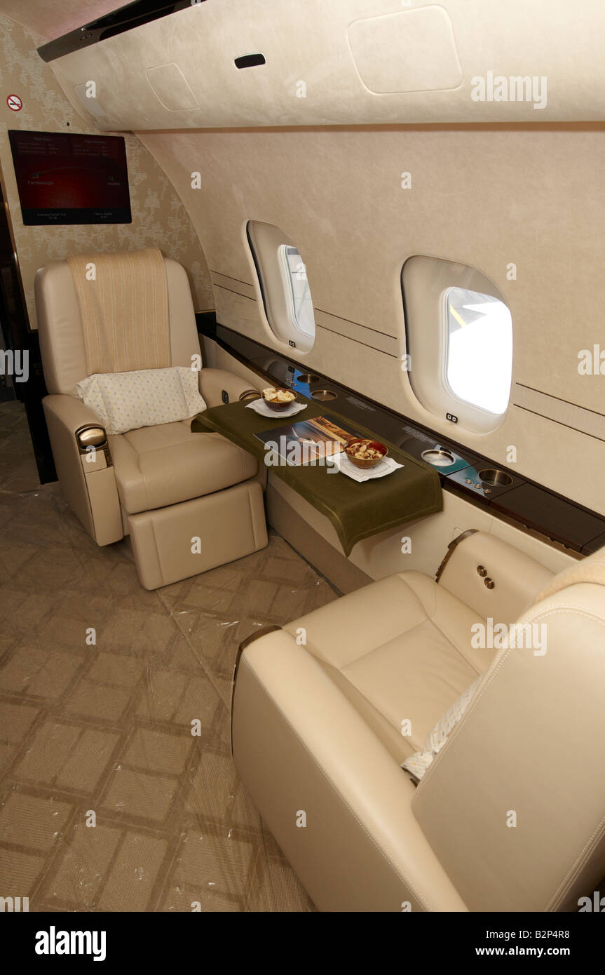 Bombardier global 5000 inside hi-res stock photography and images - Alamy