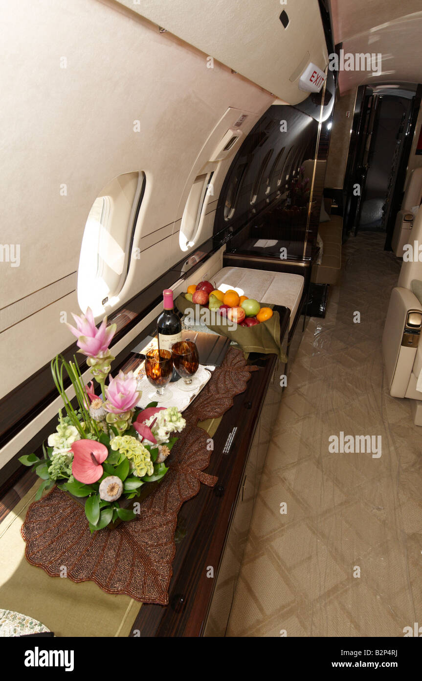 Bombardier Global Express 5000 High Resolution Stock Photography and ...